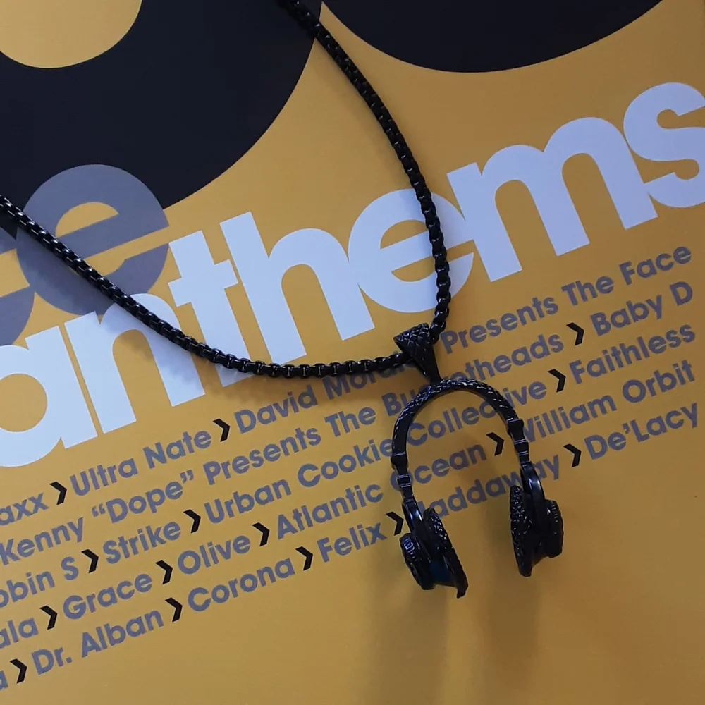 ๐ง Black plated DJ Headphones Pendant on Heavy Link Long Chain ๐ง - Picture 1 of 3